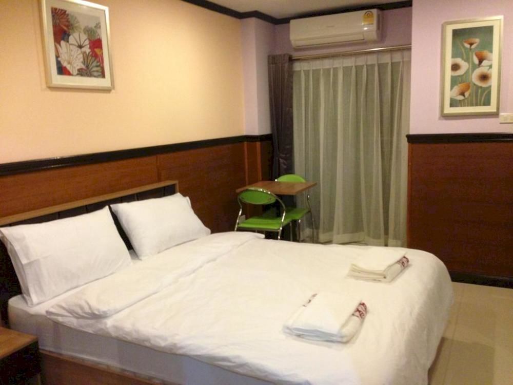 The Breton Hotel Media Банкок Екстериор снимка